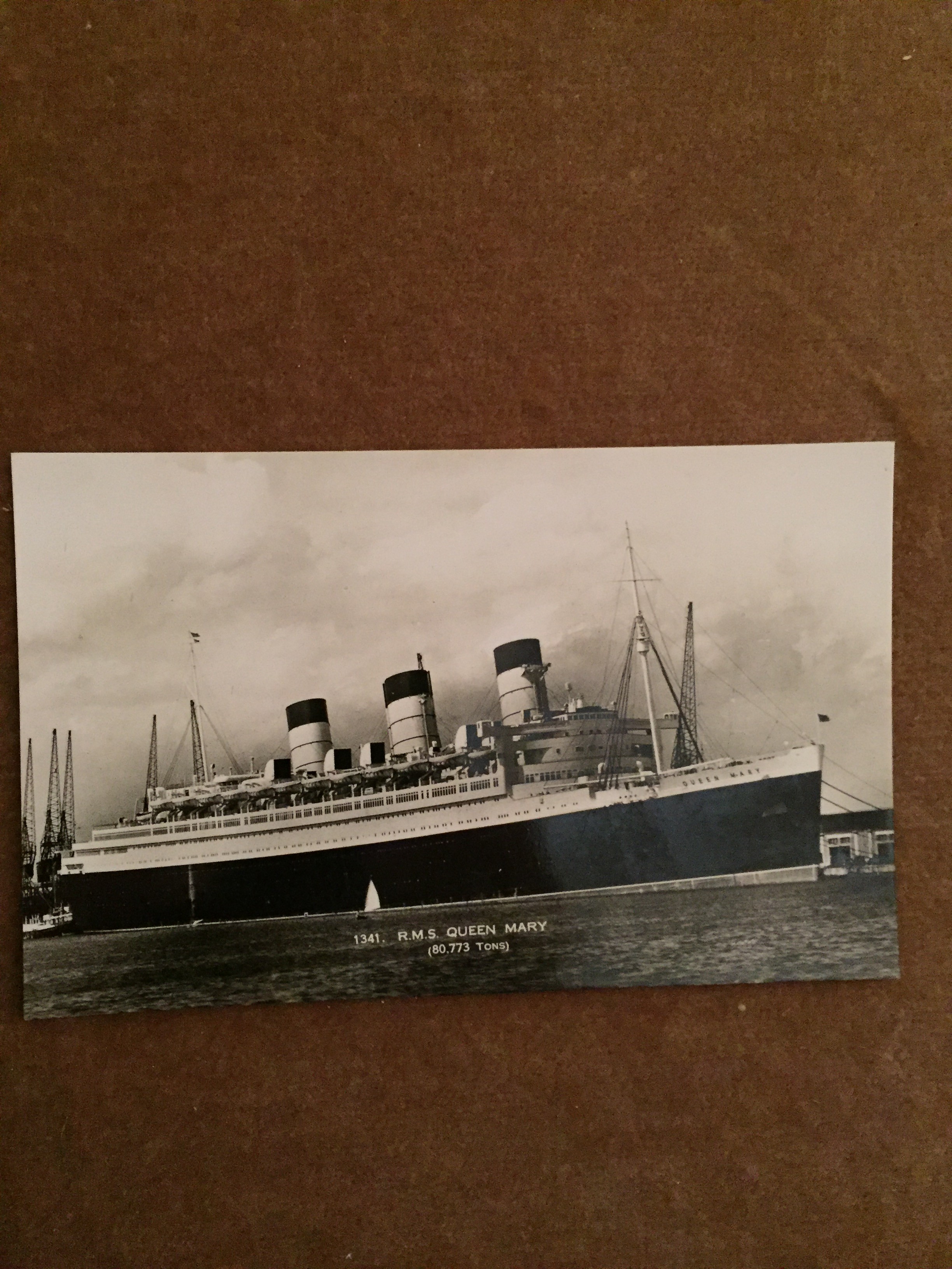 UNUSED B/W POSTCARD FROM THE VERY FAMOUS OLD CUNARD LINE VESSEL THE QUEEN MARY